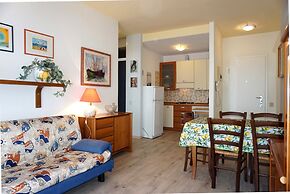 Fantastic Apartment Near the Beach in a Residence With Pool by Beahost