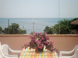 Two Rooms 30 Meters From the sea Near Etna and Taormina and Catania