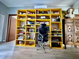 Arty Colourful Flat Close to Campus Bocconi - by Beahost Rentals