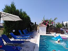 Lovely six Bedroom Villa in Coral Bay