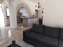 Lovely six Bedroom Villa in Coral Bay