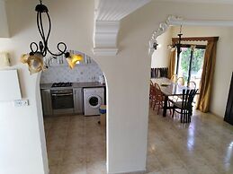 Lovely six Bedroom Villa in Coral Bay