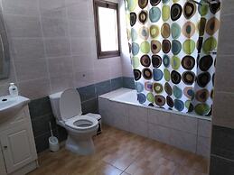 Lovely six Bedroom Villa in Coral Bay