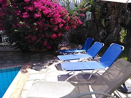 Lovely six Bedroom Villa in Coral Bay