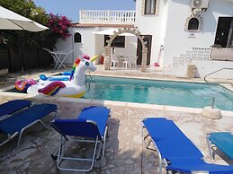 Lovely six Bedroom Villa in Coral Bay