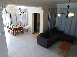 Lovely six Bedroom Villa in Coral Bay