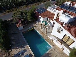 Lovely six Bedroom Villa in Coral Bay