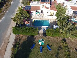 Lovely six Bedroom Villa in Coral Bay