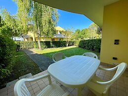 Holiday House With Pool and Garden