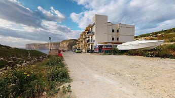 Gozo Bus Glamping - Stay on a 1974 Vintage Maltese bus in Xlendi