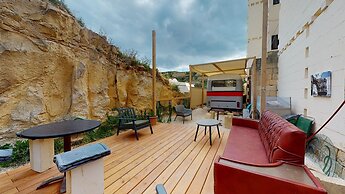 Gozo Bus Glamping - Stay on a 1974 Vintage Maltese bus in Xlendi