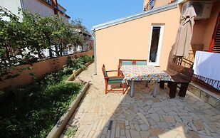 Villa Nikola One-bedroom Apartment With Terrace