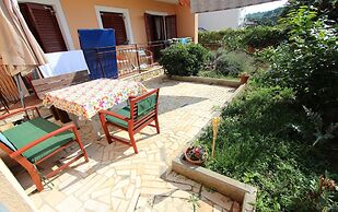 Villa Nikola One-bedroom Apartment With Terrace