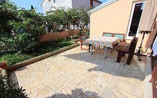 Villa Nikola One-bedroom Apartment With Terrace