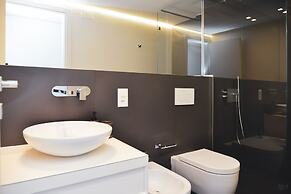 One & Only Lake View Penthouse No01