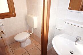 Modern Residence With Pool Quiet Location - Apartment With Private Gar