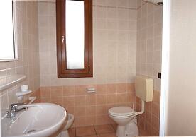 Modern Residence With Pool Quiet Location - Apartment With Private Gar