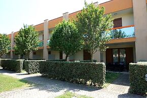 Modern Residence With Pool Quiet Location - Apartment With Private Gar