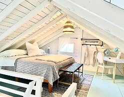 The Little Blue Beach House, A Dream Cottage