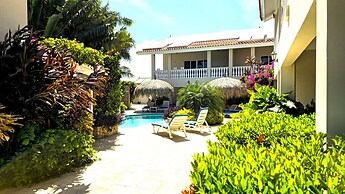 Best Quality 2-bedroom Apartment 2 km From Eagle Beach