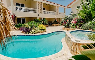 Best Quality 2-bedroom Apartment 2 km From Eagle Beach