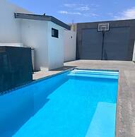 Beautiful, Comfortable House With Pool Jacuzzi With Warm Water