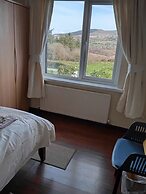 Room in Apartment - 1 Bedroom In A Homely Home With A Lovely Farm