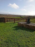 Room in Apartment - 1 Bedroom In A Homely Home With A Lovely Farm