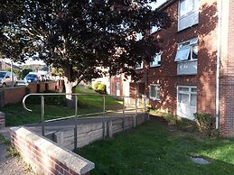 1-bed Apartment in Bridport Great Location