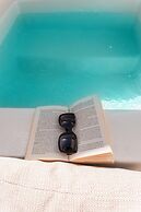 North Wind Luxury Suites