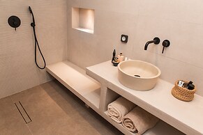 North Wind Luxury Suites