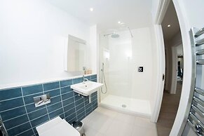 4br-8guests-balcony-beachview-pool-pets