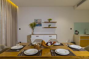 Modern 4 BR villa-golf view for family