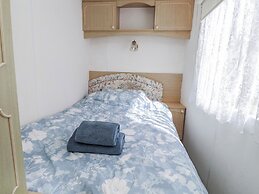 Fron Dderw Caravan