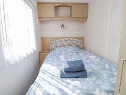 Fron Dderw Caravan