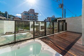 Aluguel Apartamento Garden com Jacuzzi e Terraço com Piscina - 883