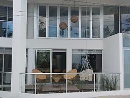 Confortable y amplio estudio D9