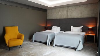 Aniroc Signature Hotel