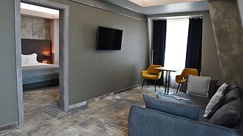 Aniroc Signature Hotel
