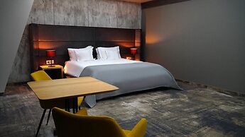 Aniroc Signature Hotel