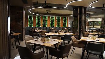 Aniroc Signature Hotel