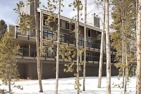 3 Bedroom Condo in West Keystone Near Lakeside Village