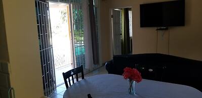 Holiday House at Villa Montego