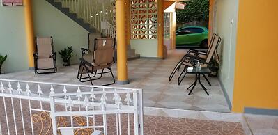 Holiday House at Villa Montego