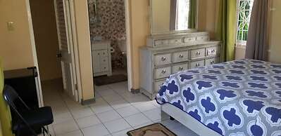 Holiday House at Villa Montego