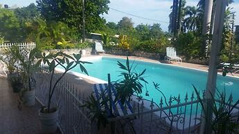 Holiday House at Villa Montego