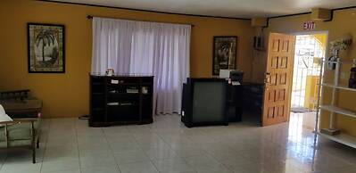 Holiday House at Villa Montego