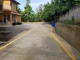 Holiday House at Villa Montego