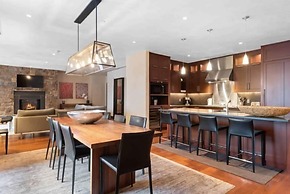 4 Bedroom Luxury Residence at Solaris Residences