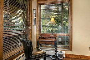 3 Bedroom in Lionshead Village at The Antlers